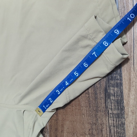 Olivers Apparel Capital Flat Front Performance Shorts Size 33x8" in Khaki Tan - Picture 7 of 7